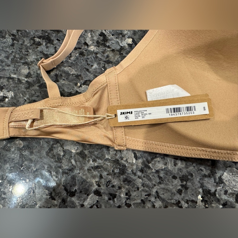 SKIMS Wireless Form T-Shirt Bra Clay 32D NWT - Picture 3 of 3